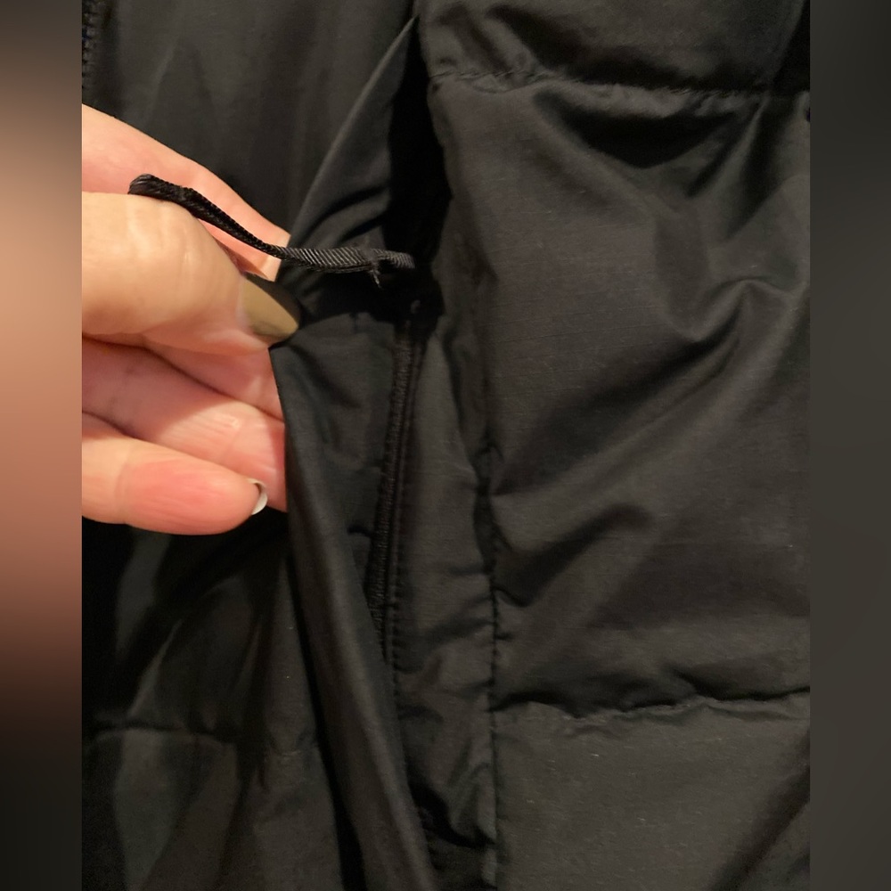 L.L. Bean Kids Black Down Jacket hooded size S - Picture 10 of 17